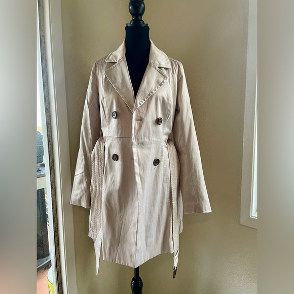 Cream Bebe trench coat. - Picture 3 of 3